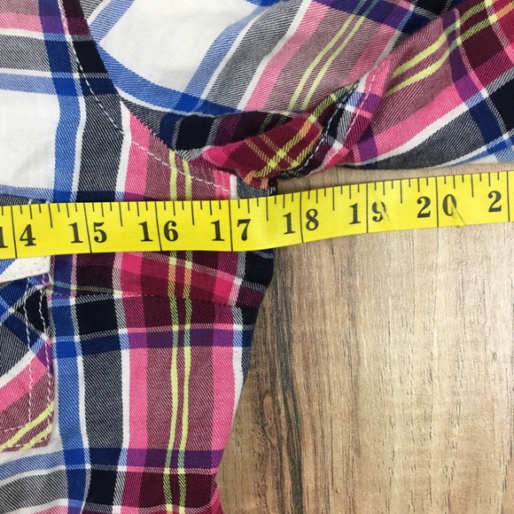 Women’s Plaid Snap Button Shirt - Picture 3 of 5